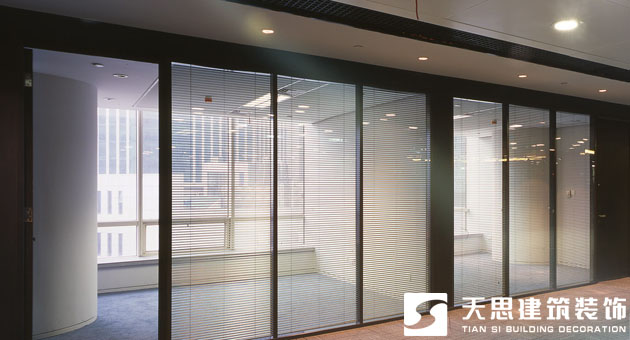 <a href=http://www.lczwydt.com/ target=_blank class=infotextkey>合肥辦公室裝修</a>玻璃